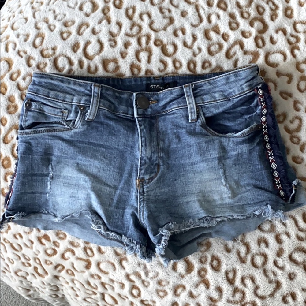 🍭3/25🍭 Denim Shorts with Side Detail